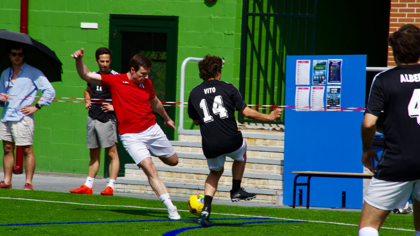 El Colegio Everest inaugura una nueva temporada de su Liga Alumni con récord histórico de equipos